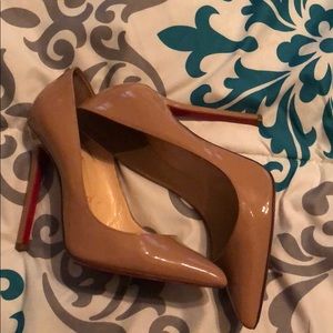 So Kate Christian Louboutin nude pumps size 6.5